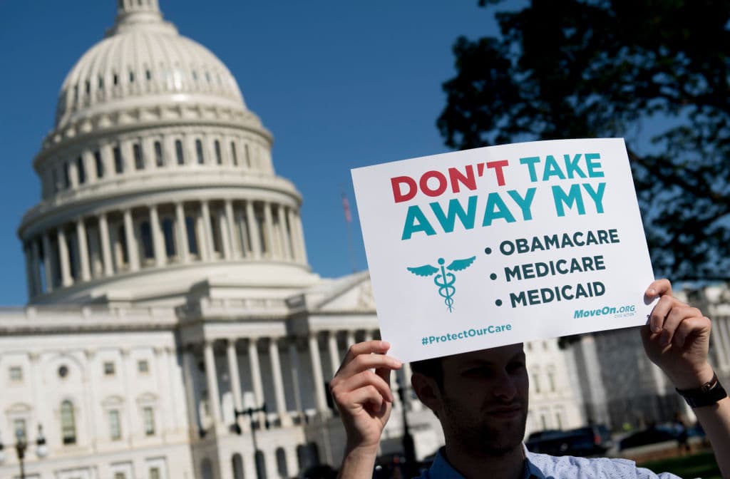 Senadores republicanos fracasan dos veces en menos de 24 horas en sus intentos para eliminar Obamacare