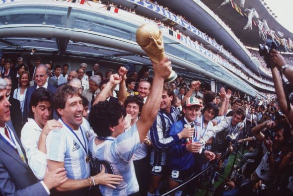 Las promesas a la Virgen de Jujuy: En 1986 el conjunto argentino viajó a Jujuy para pedirle a la Virgen de ese poblado que les ayudara a ganar el Mundial de ese año que se realizaría en México, que en caso de conseguirlo volverían a visitarla con el trofeo de campeón. El resultado del Mundial fue la copa para Argentina pero los albicelestes no cumplieron su promesa, desde entonces el conjunto pampero no gana el Mundial.