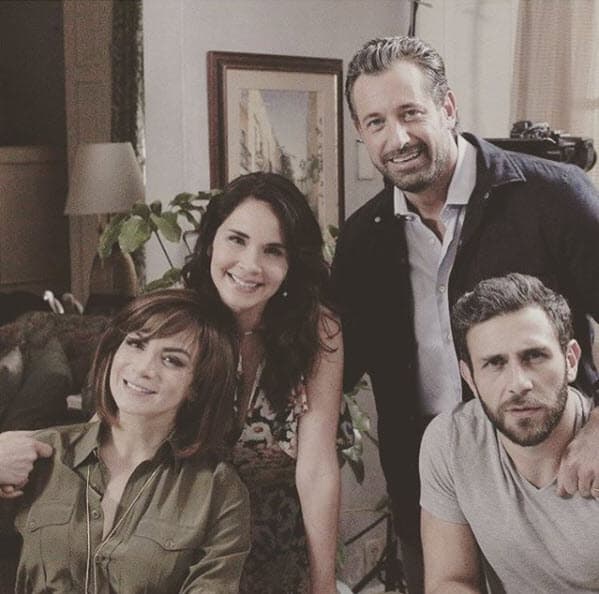 Pero tras el éxito de la telenovela la televisora alargará la historia, por lo que no tendrán otra alternativa que seguir trabajando juntas, según el periodista.