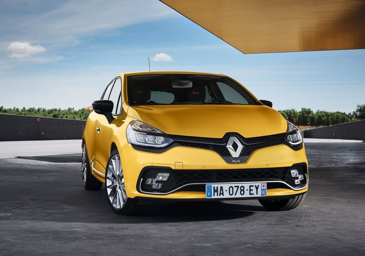 Llegan novedades desde Francia. Renault, fabricante emblemático en el viejo continente, presenta una actualización de su deportivo Clio RS, basándose en el Clio RS 16.