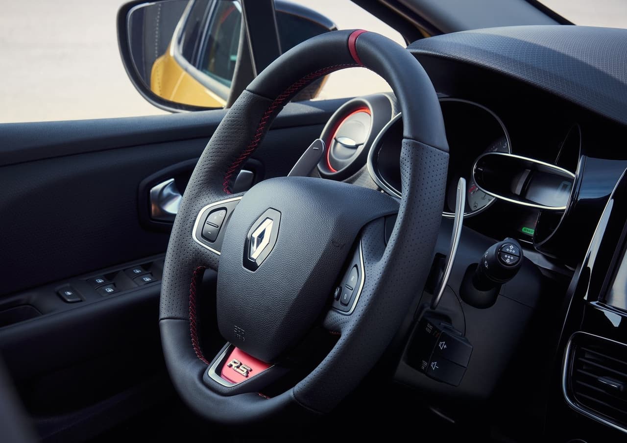 Su transmisión es de 6 marchas, con doble embrague.