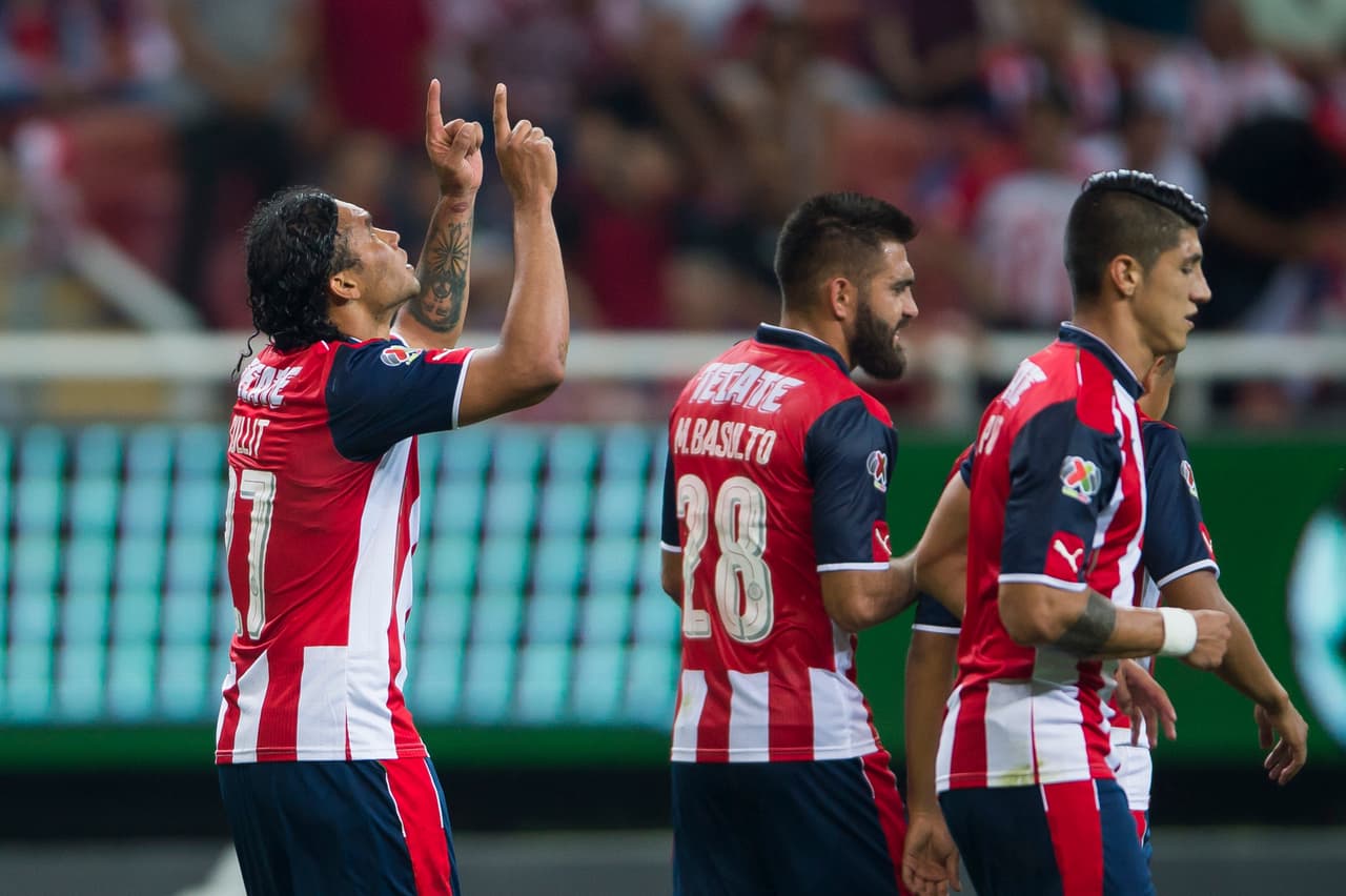 El 'Gullit' Peña deja a Chivas para volver al León