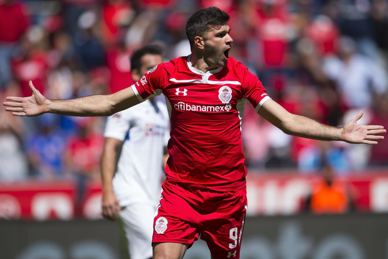 Toluca se perdió en el juego y la frustración le impidió ponerse arriba para darle una alegría a su gente.