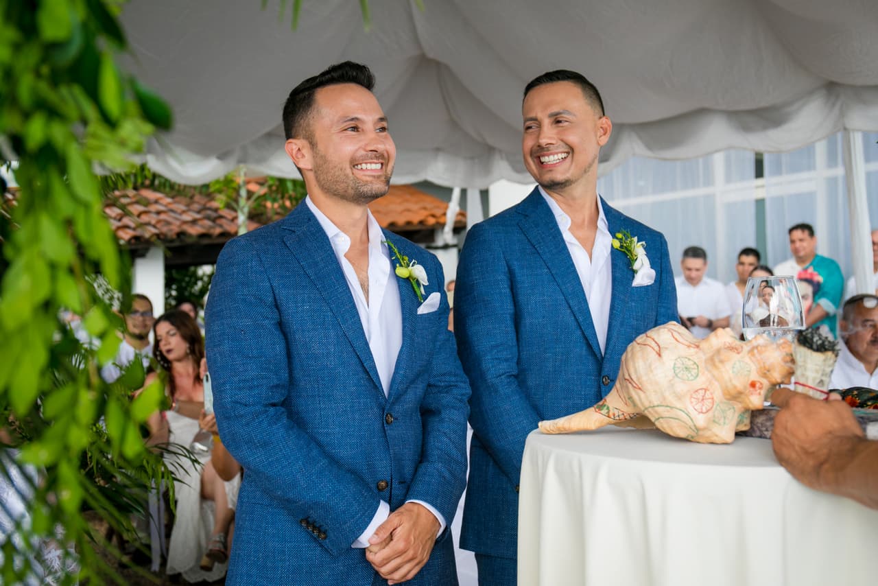 En compañía de sus familiares y amigos más cercanos, Luis y Renato unieron sus vidas en una ceremonia única y especial.