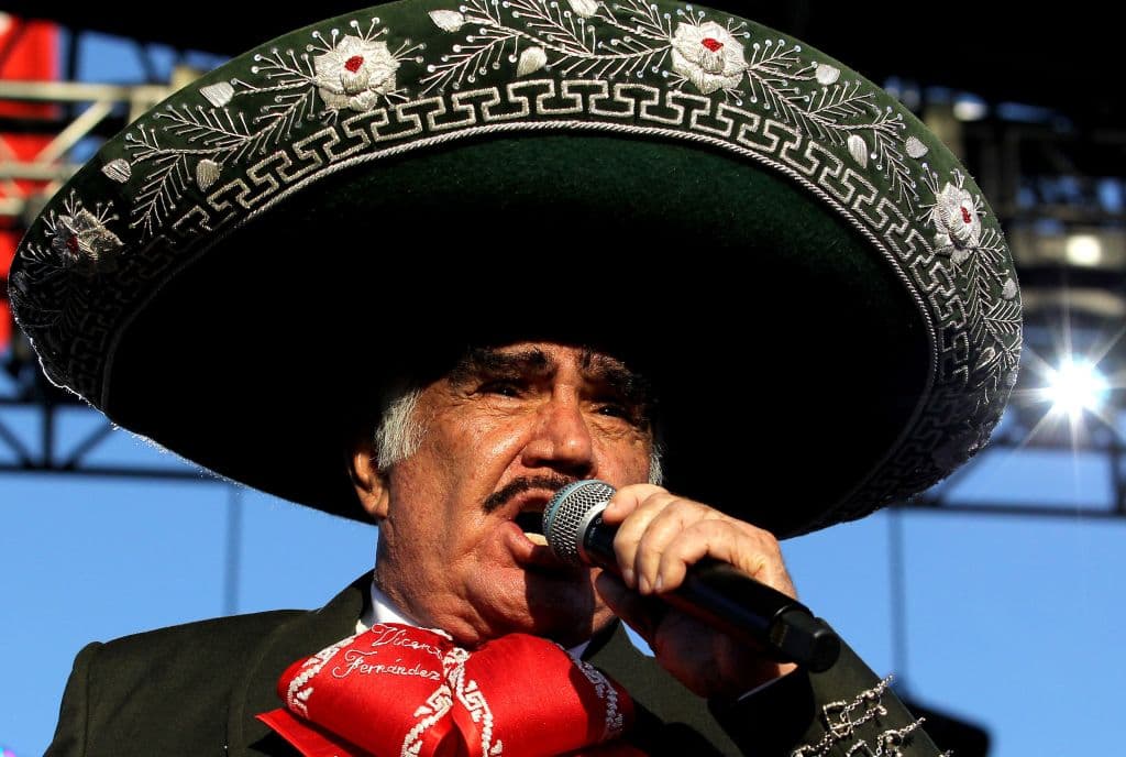Vicente Fernández hospitalizado: su estado es "grave, pero estable" 