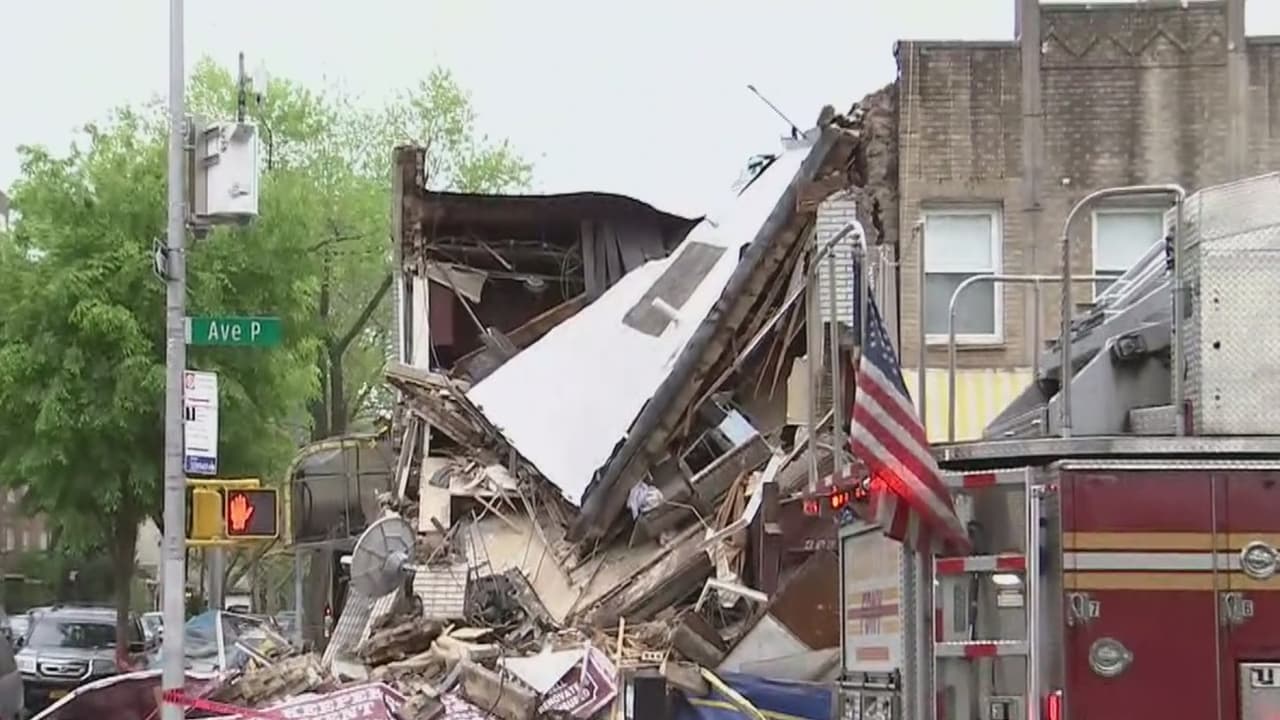 En video: Así se derrumbó un edificio de Brooklyn tras ser impactado por un auto 