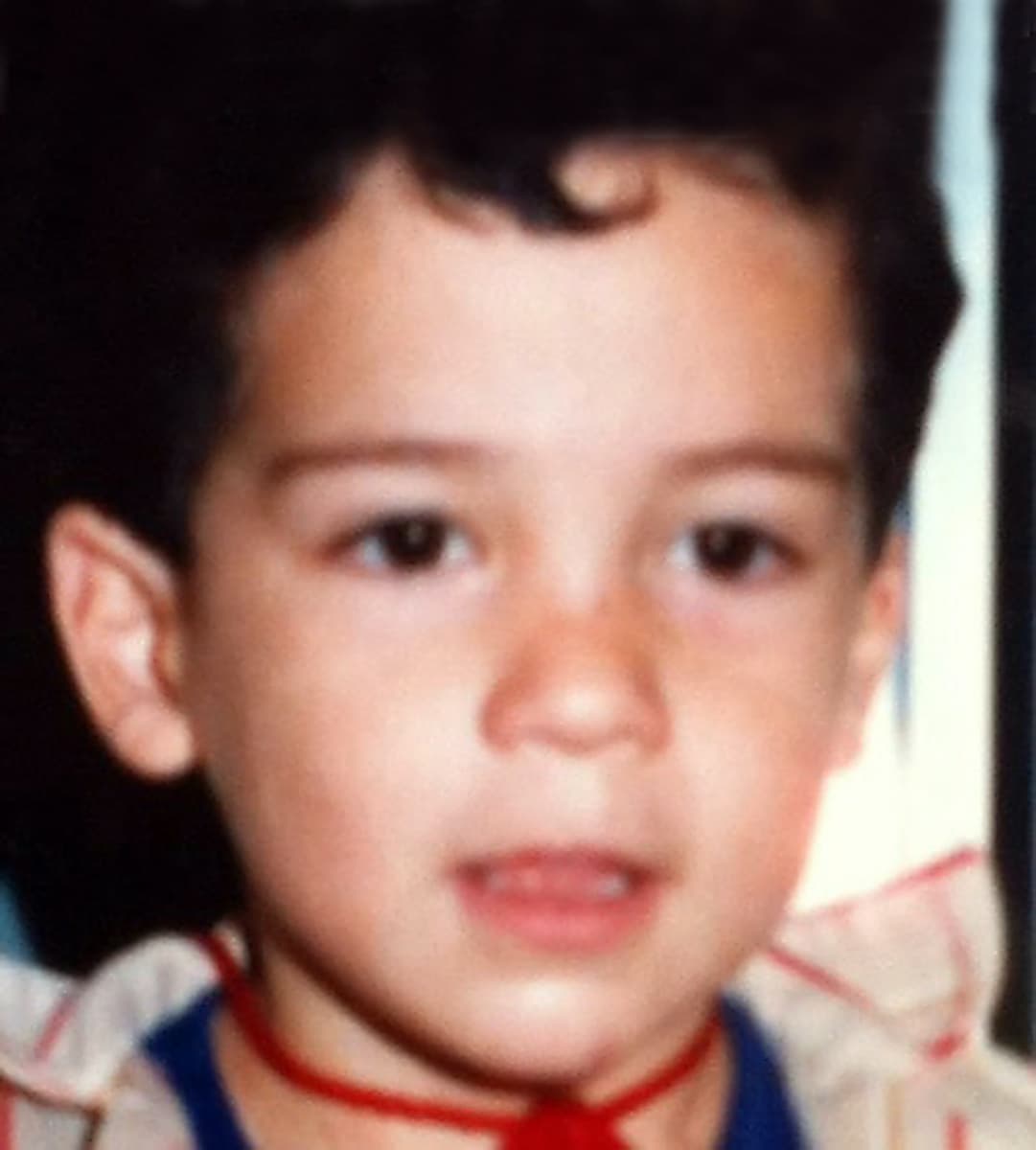 Años después de ser un tierno niño, él se convirtió en un 'Rebelde'. La última telenovela en la que participó fue 'Camaleones', junto a Belinda.