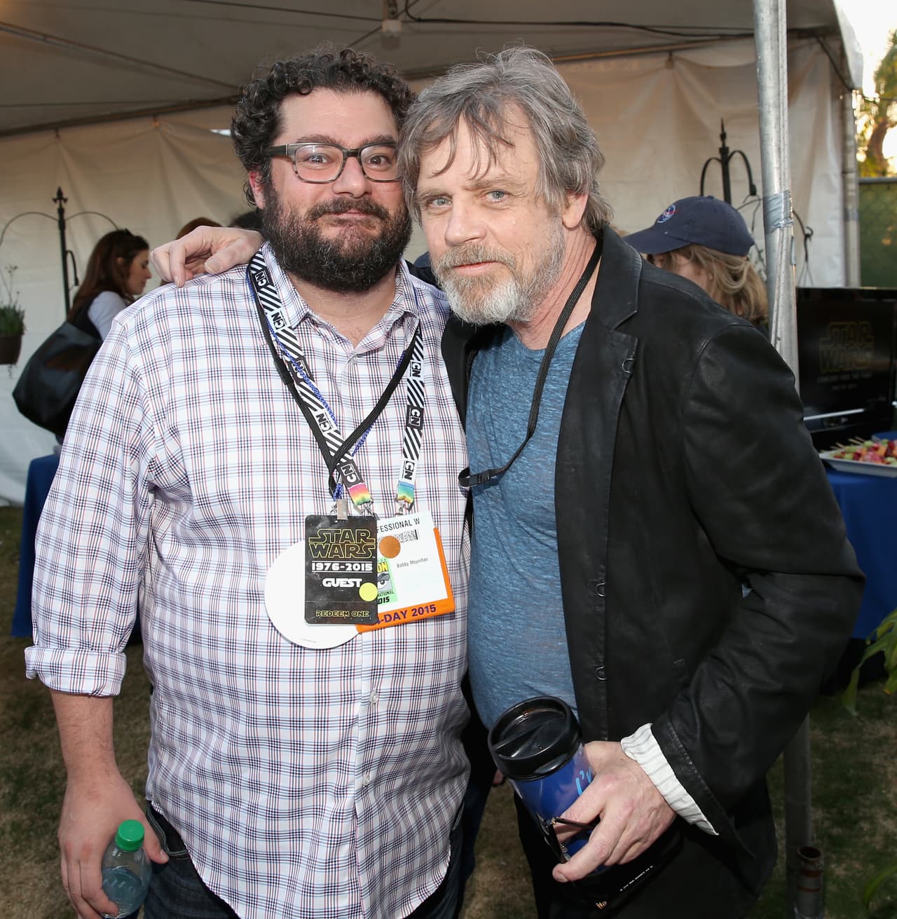 Mark Hamill con el actor Bobby Moinihan.