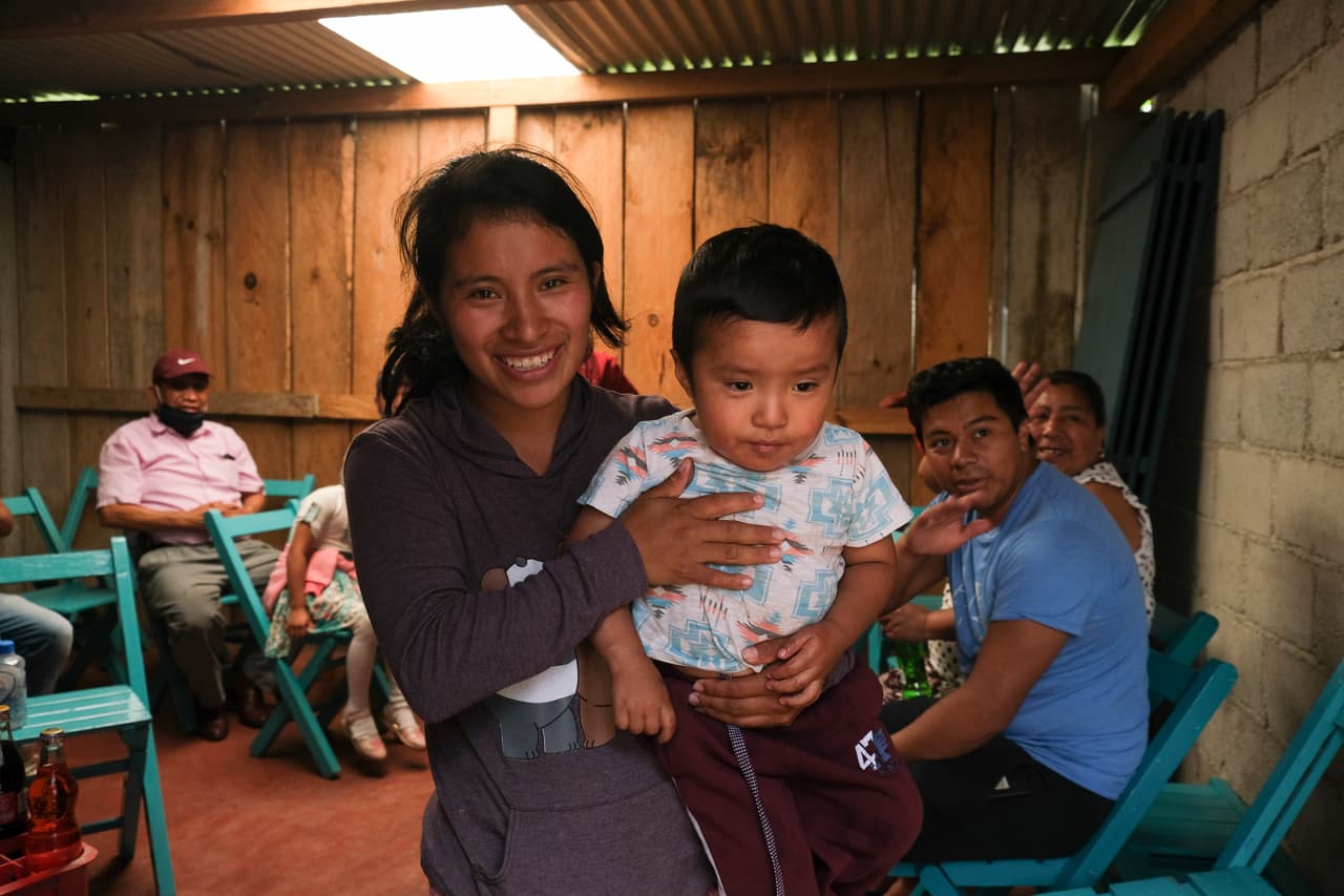Este viernes 14 de agosto, el fiscal general Jorge Llaven Abarca informó en conferencia de prensa que habían encontrado
<b> sano y salvo a Dylan en la comunidad Las Palmas del municipio de Cintalapa de Figueroa. </b>