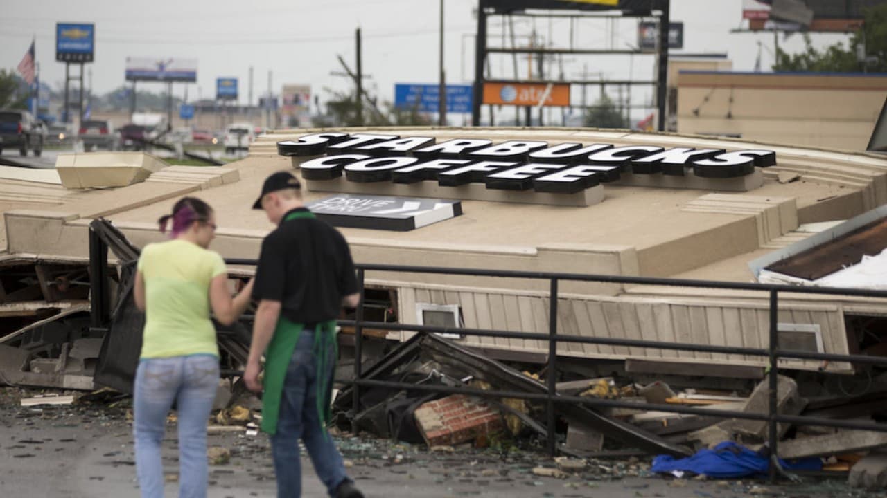 Un tornado en Indiana tumba un Starbucks como si fuese un castillo de naipes