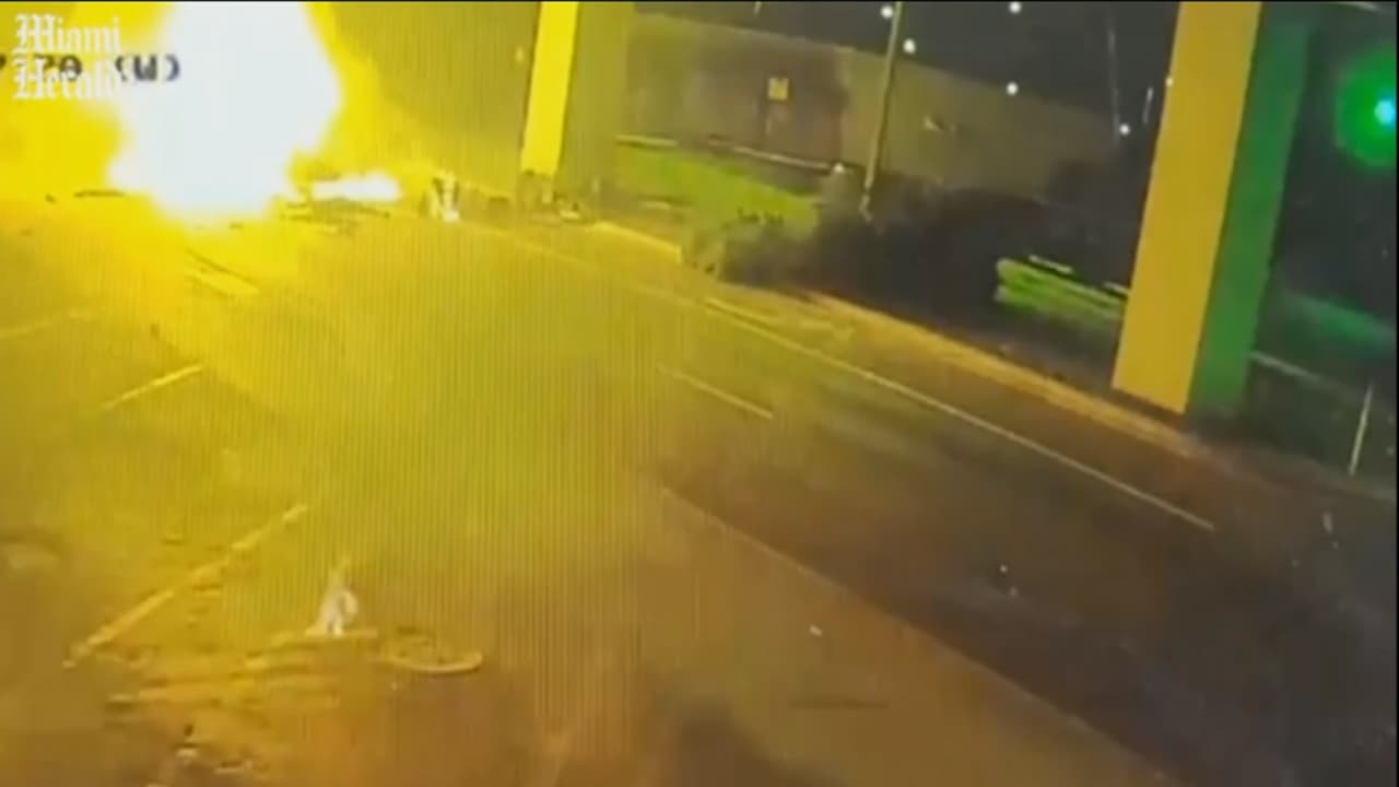 Revelan video del impresionante choque de un Lamborghini contra una columna del Metrorail en Hialeah
