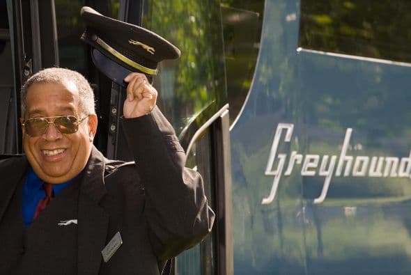 Greyhound cumple 100 años