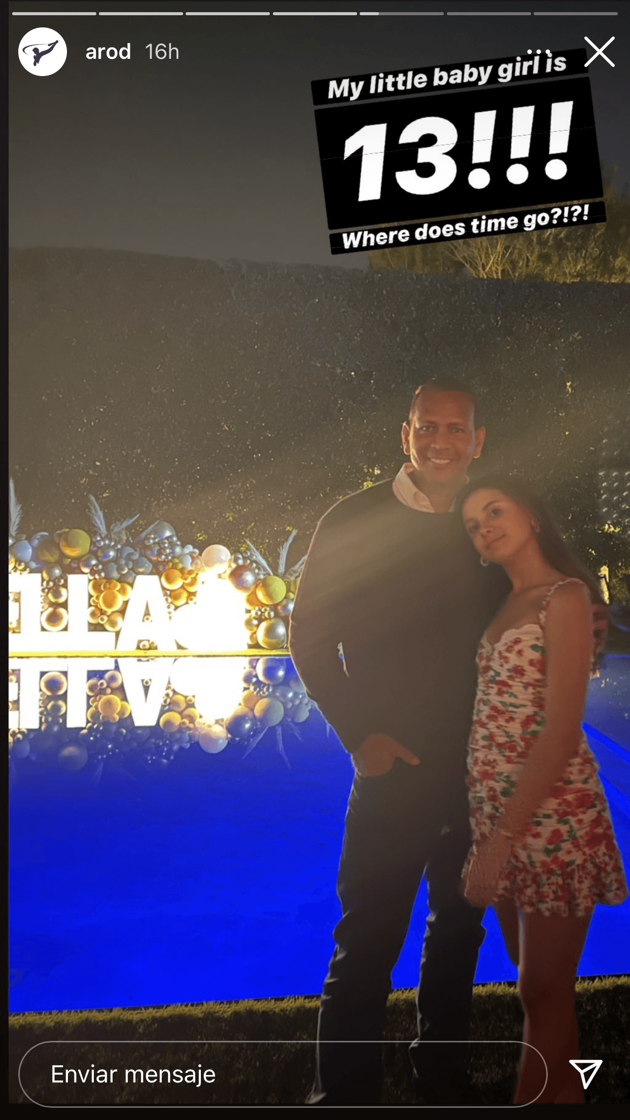 Él
<b><a href="https://www.univision.com/entretenimiento/agarrate-jlo-que-las-hijas-de-arod-esta-aprendiendo-rapido-de-ti-video" target="_blank">tiene dos hijas, Ella y Natasha</a></b>, de 16 años, que procreó con su exesposa Cynthia Scurtis.
<br>