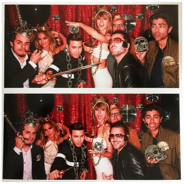 En esta fotografía podemos ver a lo más 'top' del entretenimiento, desde Jennifer López hasta Taylor Swift.