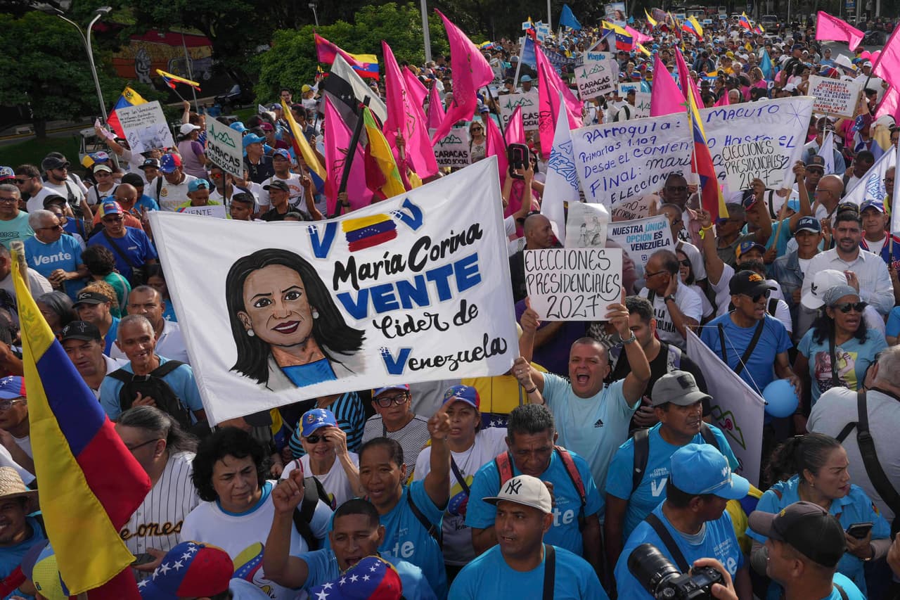 Miles marchan en Venezuela por el retorno de la opositora María Corina Machado