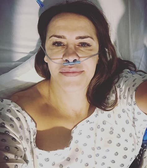 En una entrevista que ofreció al periódico mexicano 
<b><a href="https://www.eluniversal.com.mx/espectaculos/karla-sofia-cada-dia-me-veo-mas-bonita" target="_blank">El Universal</a></b>, la española dijo que la intervención estuvo a cargo del cirujano Andrés Callejas y está contenta con los resultados.