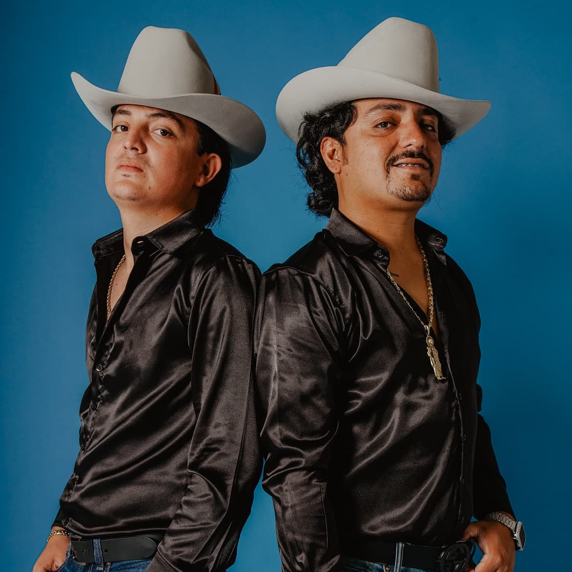 <b>Los Dos Carnales </b>
<br>
<b>Nominaciones: 9</b>
<br>· La Nueva Generación Regional Mexicano
<br>· Mejor Canción Regional Mexicana
<br>· Mejor Colaboración Regional Mexicana
<br>· Mejor Fusión Regional Mexicana
<br>· Track Viral Del Año
<br>· Grupo o Dúo Favorito Del Año
<br>· Álbum Regional Mexicano Del Año
<br>· Canción Del Año
<br>· El Traffic Jam
<br>