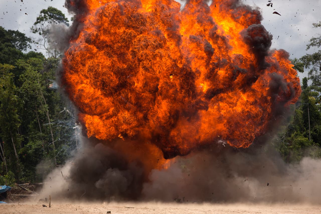 Entre el material que se quemó están motores que se usan para separar el oro.