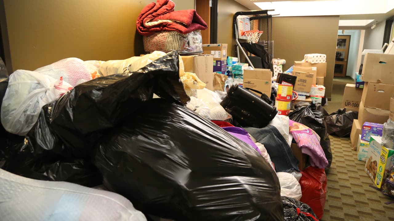 Raúl 'El Pelón', Carla Medrano y El Feo ya están en Texas y quedaron sin palabras por ver el apoyo de todos sus radioescuchas en Dallas.