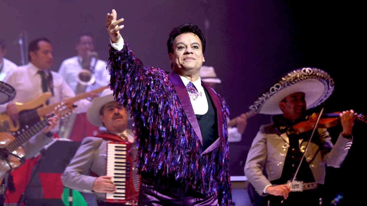 Juan Gabriel está vivo y es extraterrestre.