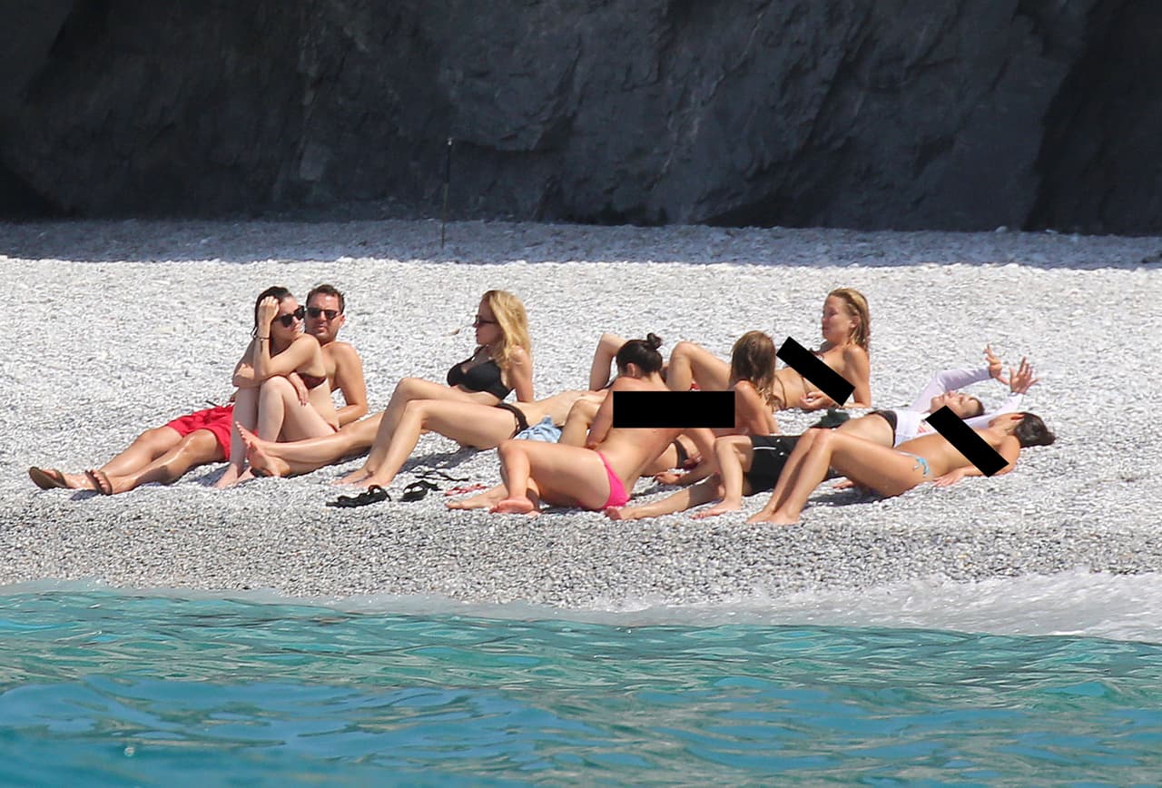 Lejos de los niños, Kate bronceó tooodo su cuerpecito sin pena.