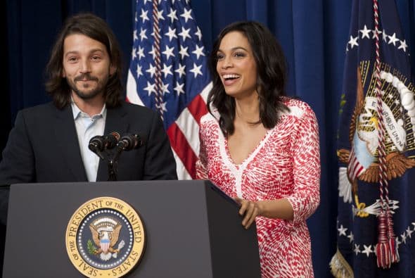 Diego Luna y Rosario Dawson tuvieron la oportunidad de hablar ante políticos, invitados y medios de comunicación acerca de la película y su mensaje.Mira más del séptimo arte.