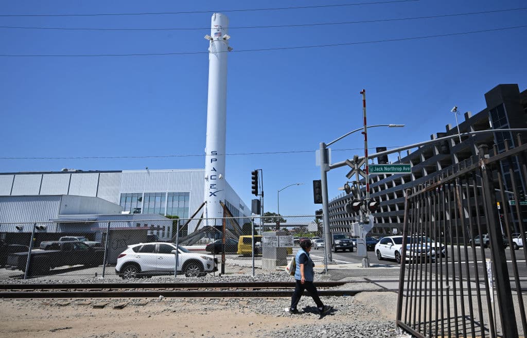 No quedó claro si algunos de los trabajadores podrán continuar colaborando desde California, vía remoto.
