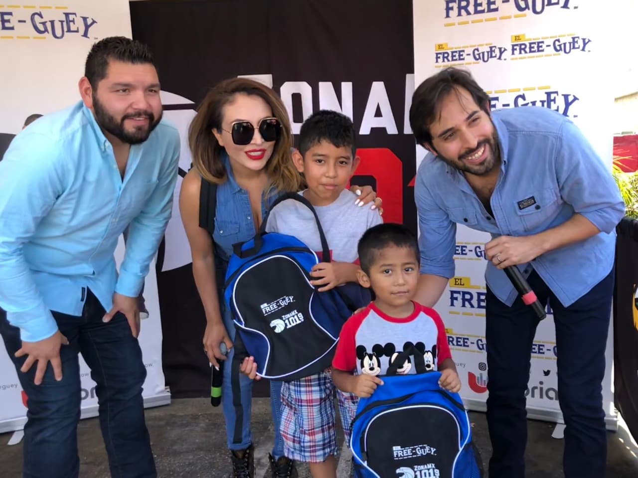 Todos se fueron con una mochila de El Free-guey show.