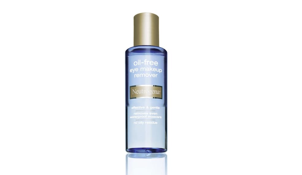 13. OIL-FREE EYE MAKEUP REMOVER LIQUID, Neutrogena, Walgreens, $8.29 dólares| Con este desmaquillante remueve el maquillaje de larga duración y resistente al agua fácilmente. Su fórmula es muy efectiva, no tendrás que tallarte los ojos para remover el delineador y la máscara de pestañas. No tiene aroma y no deja residuos grasos. Excelente relación entre calidad y precio.
