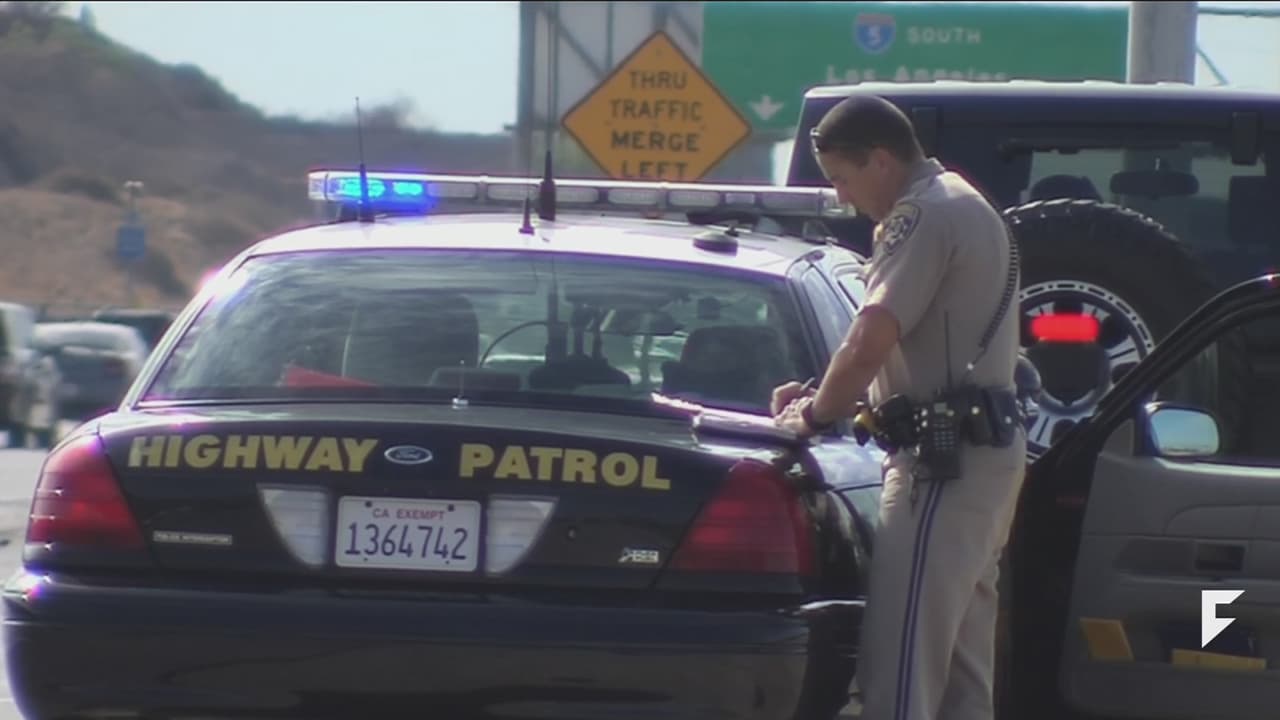 <b>¿Me puede detener la policía si llevo más de una onza de marihuana conmigo?</b>
<br>Según la ley estatal, no enfrentará cargos ni citaciones la persona que esté en posesión de seis onzas o menos de marihuana.
<br>
<br>