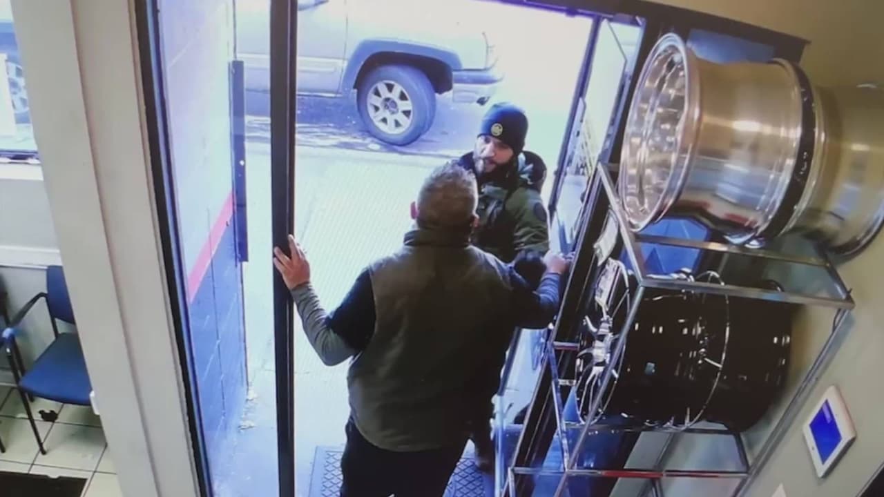 Dueño de negocio impide a agente migratorio entrar al lugar: ¿cómo lo logró y a qué derecho apeló?