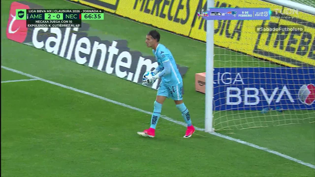 ¡TIRO ATAJADO! disparo por Érick Sánchez.