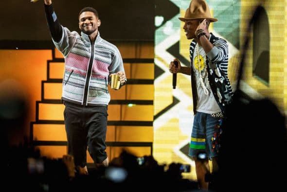 Unos fueron a trabajar, otros a divertirse y otros a pasar sencillamente desapercibidos por las fachas que lucieron. Te traemos las estampas de los ricos, famosos y muy fachosos, así vieron a las celebridades que disfrutaron del festival musical Coachella en Indio, California. ¿Los reconoces? ¿Quieres ver más?: Las fotos que no te puedes perder