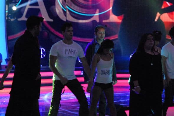 Claro, eso es si recibe los votos de la gente para seguir en la competencia.