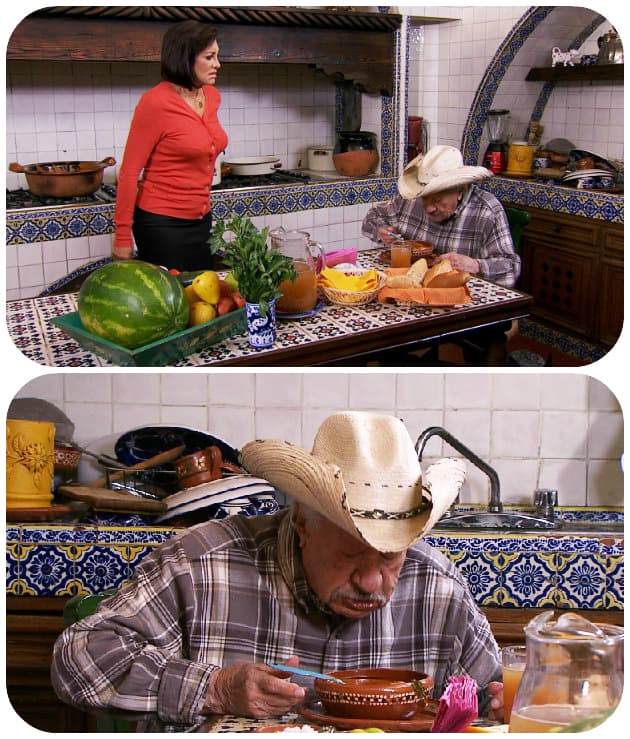 Se esmeró mucho en la preparación del mole de olla. ¡Y a Don Porfirio le encantó!