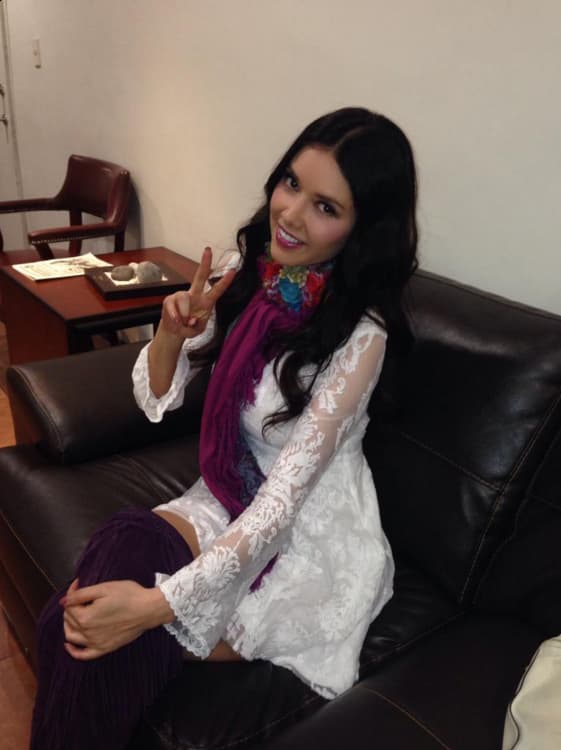 Le encanta usar botas.