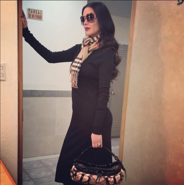 No cabe duda que Marlene Favela es una de las actrices de telenovela mejor vestidas.