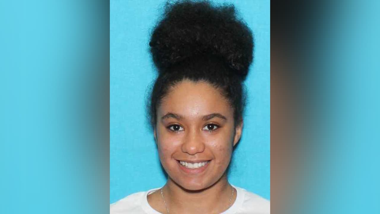 Raigen Burros, es buscada por robo de entre $150,000 a $300,000.