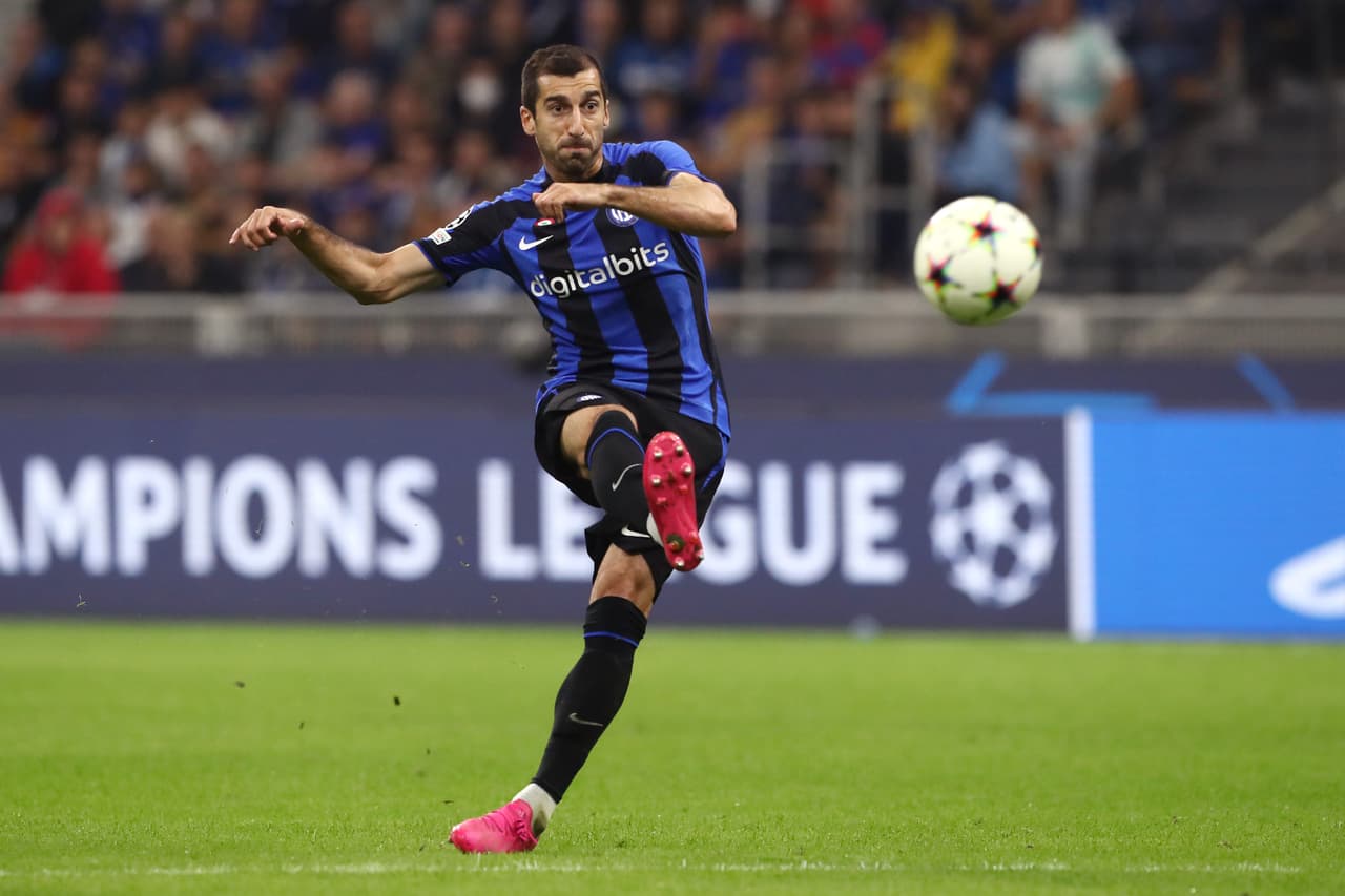 Edin Dzeko hizo doblete con Inter de Milán, que goleó al Viktoria Plzen y avanzó a los Octavos de Final de la UEFA Champions League.