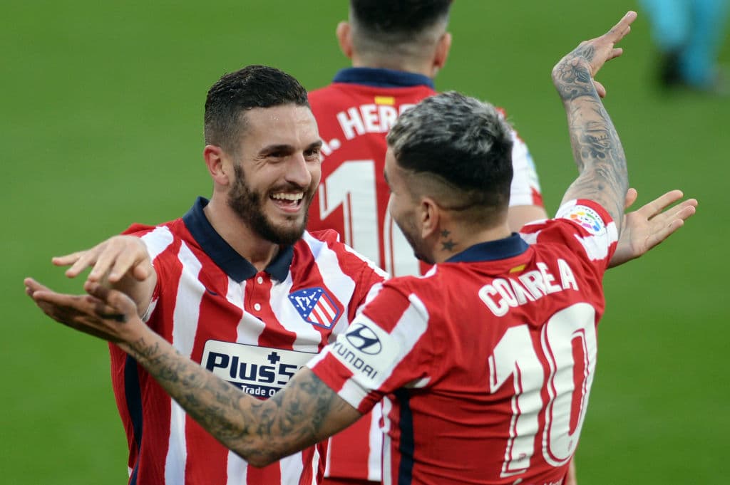 Atlético de Madrid sigue como líder de LaLiga tras vencer 4-2 al Cádiz. Con doblete de Luis Suárez y goles de Ñiguez y Koke, los 'Colchoneros' se llevan el triunfo; Álvaro Negredo anotó los dos goles para los locales; el mexicano Héctor Herrera entró de cambio al 84'.