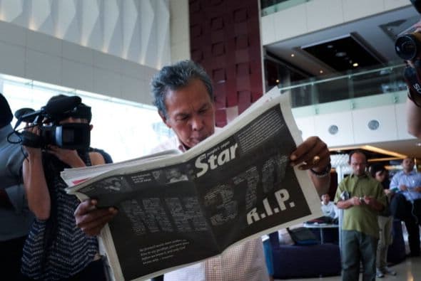 Najib Razak agregaba que los familiares de las 239 personas a bordo del avión ya habían sido informados.