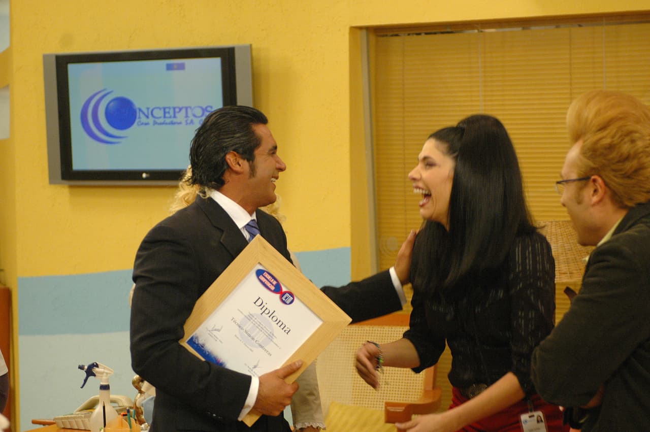 Tras el éxito de aquella telenovela, la carrera del actor mexicano continuó con varios papeles más como en 
<b><a href="https://www.univision.com/noticias/patricia-manterola-y-juan-soler-tienen-una-apuesta-por-un-amor-en-univision-tlnovelas" target="_blank">Apuesta Por un Amor</a></b> y 
<b><a href="https://www.univision.com/noticias/la-fea-mas-bella-te-quiere-conquistar-en-univision-tlnovelas" target="_blank">La Fea Más Bella</a></b>. 
<br>