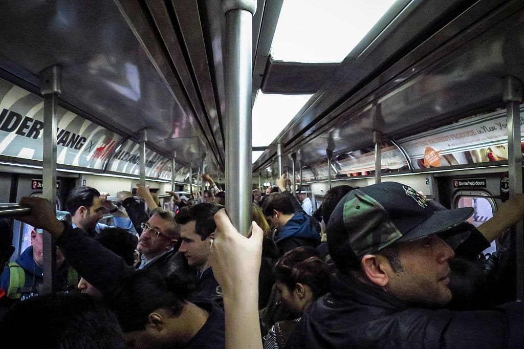 Así puedes aplicar al programa de tarifas reducidas del subway de Nueva York