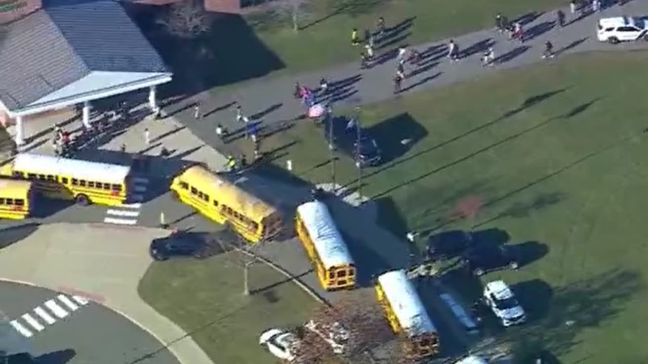 Dos estudiantes apuñalados tras pelea en una escuela de Middletown