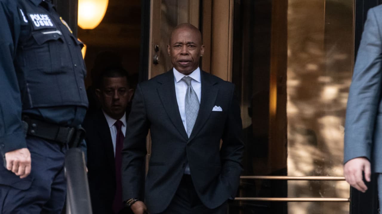 Alcalde de Nueva York ya tiene fecha para su juicio por corrupción: estos son los cargos que enfrenta