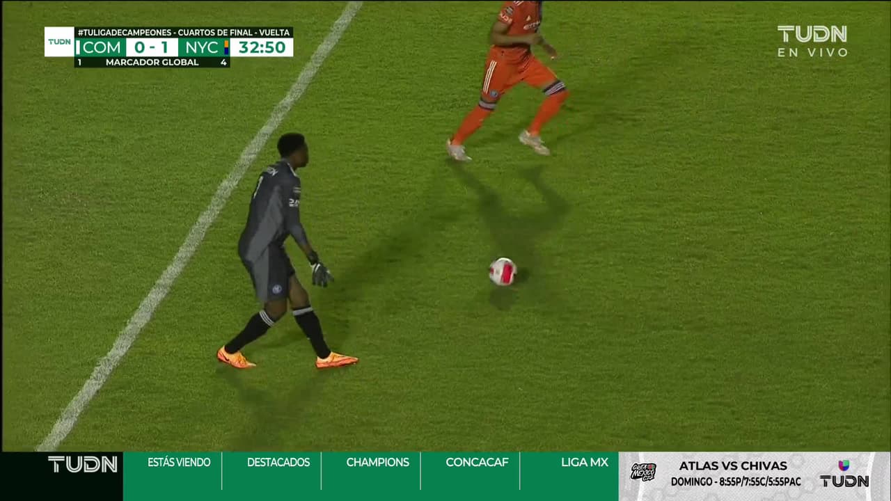 ¡TIRO ATAJADO! disparo por Andres Lezcano Montero.