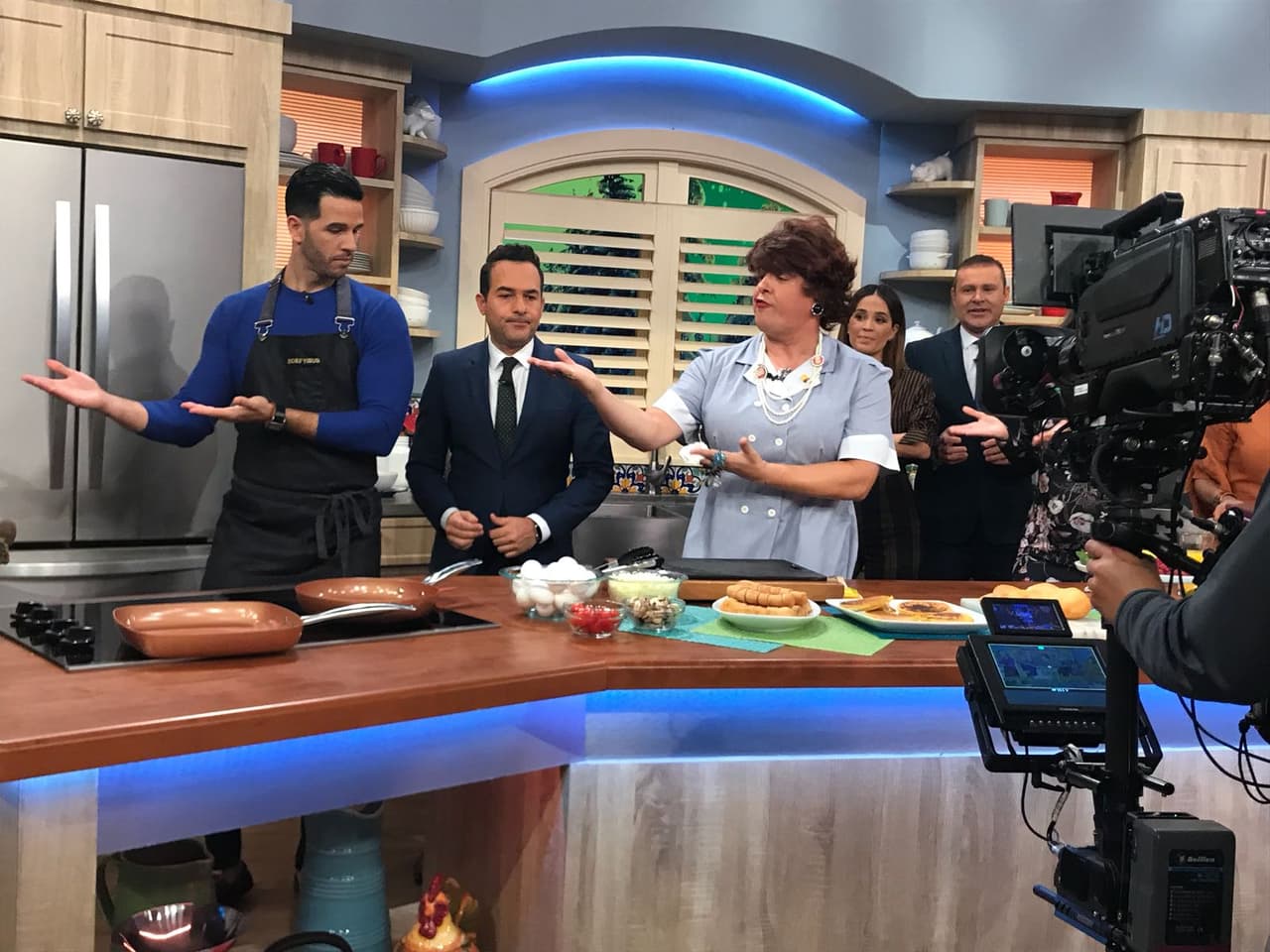 Al ritmo de 'La pollera colorá', Meche comenzó el baile.