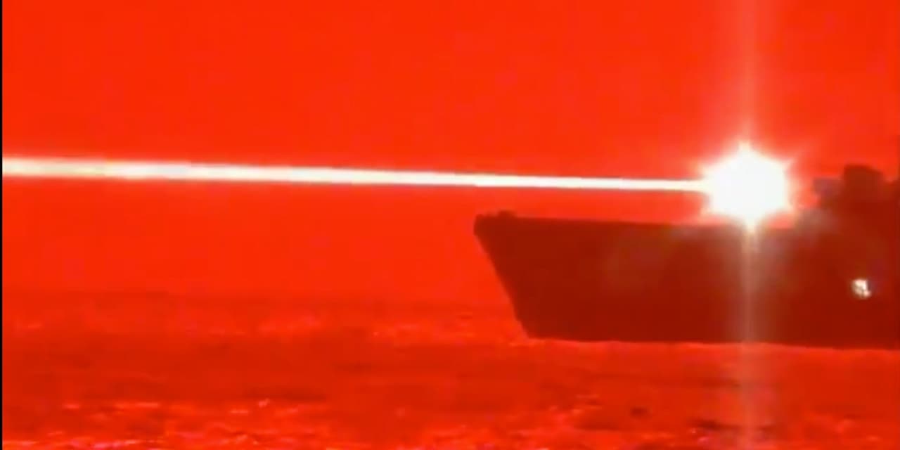 EEUU prueba con éxito un arma láser que derriba aviones en pleno vuelo: ¿cómo funciona?