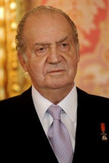 "Lo conocí en 1958 durante una cena ofrecida en su honor cuando llegó a Lima a bordo del buque escuela Juan Sebastián Elcano. Tuve la suerte de ser la pareja oficial que acompañó al rey Juan Carlos a esa cena. En los días que estuvo en Lima se organizaron numerosos actos y siempre
<b> fui invitada a acompañarlo</b>". 
<br>