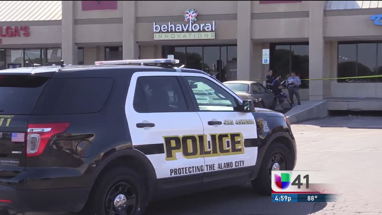 Se desata balacera en centro comercial